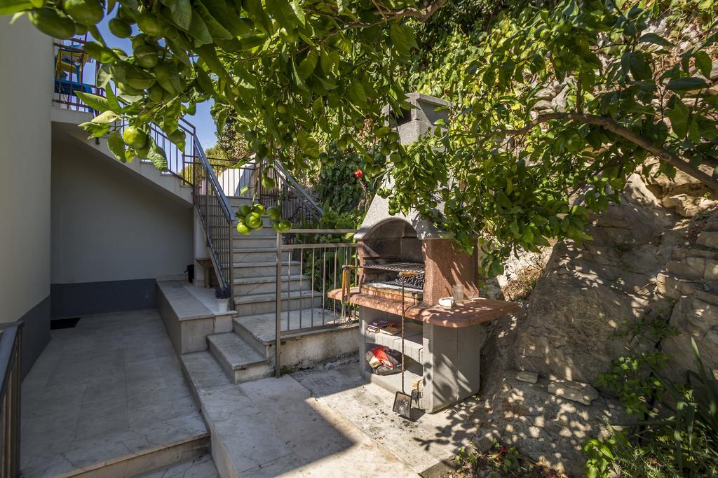 Holiday Home Petra Подстрана Экстерьер фото