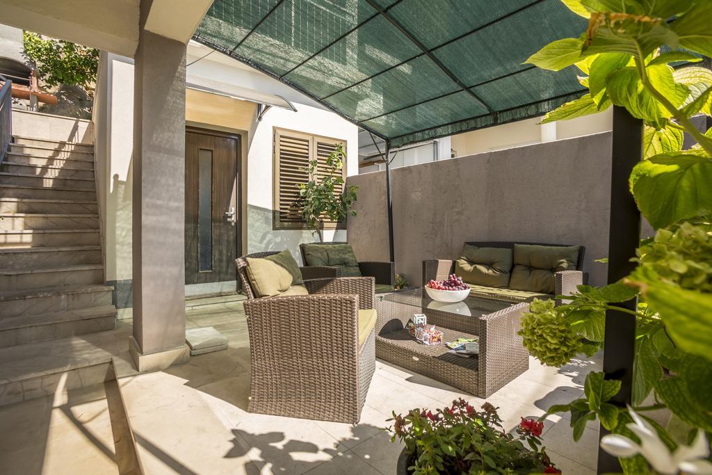 Holiday Home Petra Подстрана Экстерьер фото